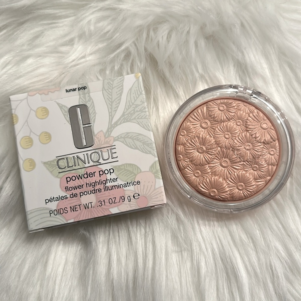 ✨NIB CLINIQUE POWDER PIO FLOWER HIGHLIGHTER✨